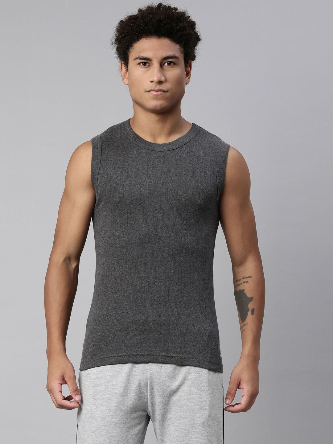Levis Men Solid Scoop Neck Sleeveless Pure Cotton Rib Easy Tuck Gym Vest - view 1