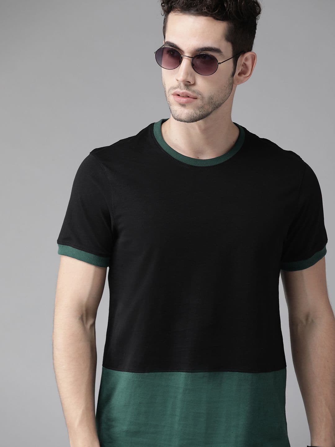 Roadster Men Black & Green Colourblocked Round Neck Pure Cotton T-shirt - view 1