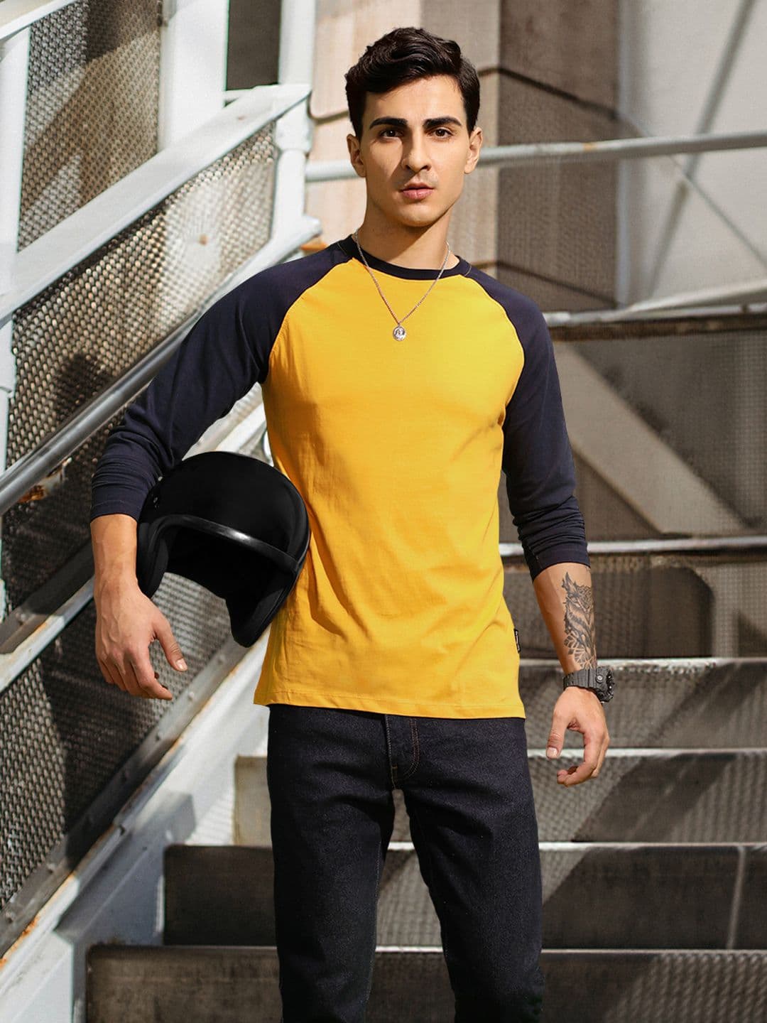 Roadster Men Mustard Solid Round Neck T-shirt - view 1