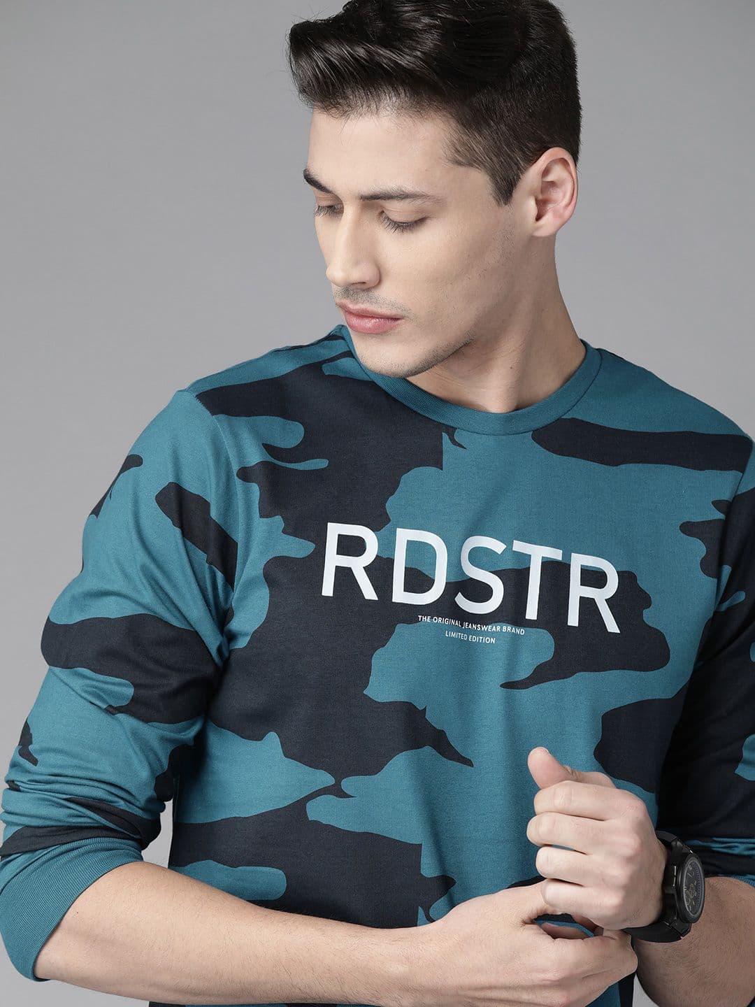 Roadster Men Blue & Black Printed Round Neck T-shirt - view 1