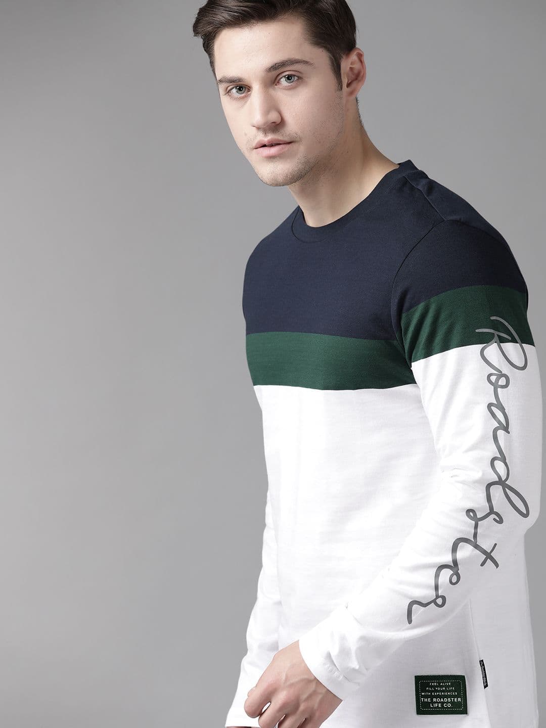Roadster Men White & Navy Blue Pure Cotton Colourblocked Round Neck T-shirt - view 1