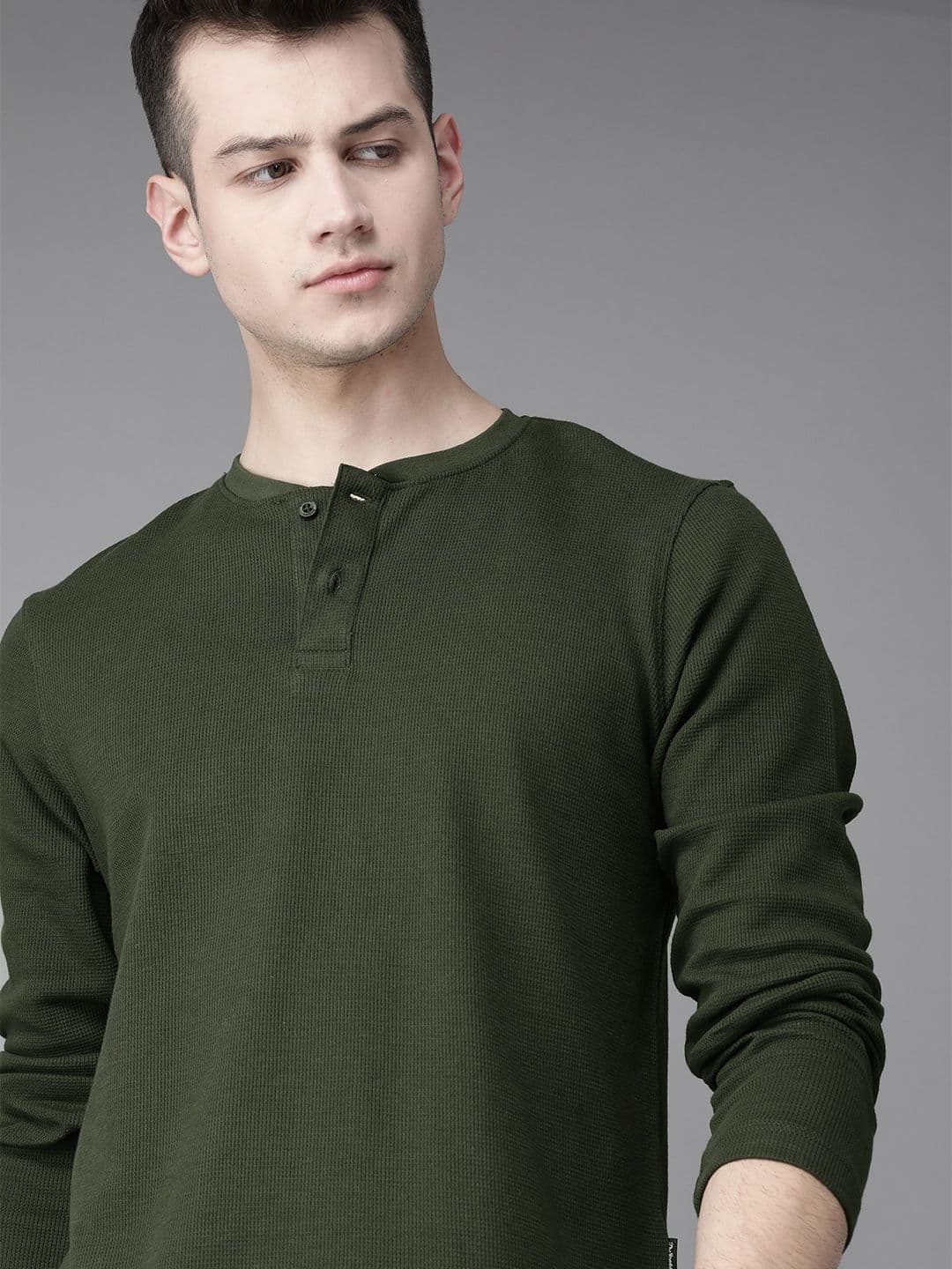 Roadster Men Olive Green Solid Henley Neck T-shirt - view 1