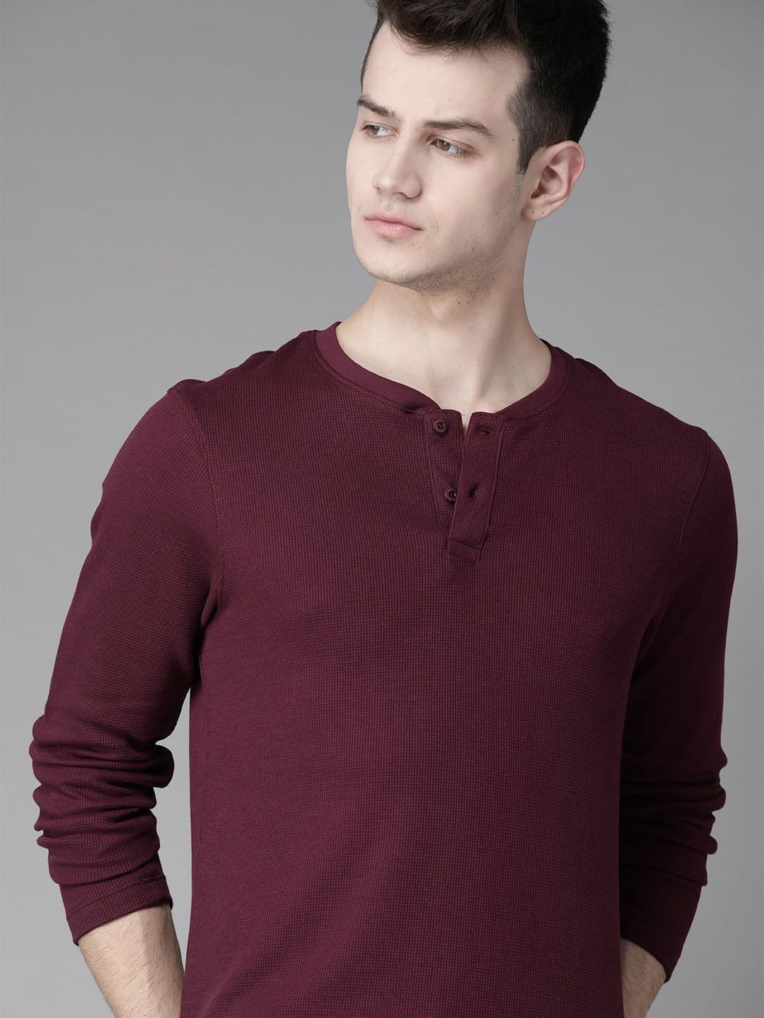 Roadster Men Burgundy Solid Henley Neck T-shirt - view 1
