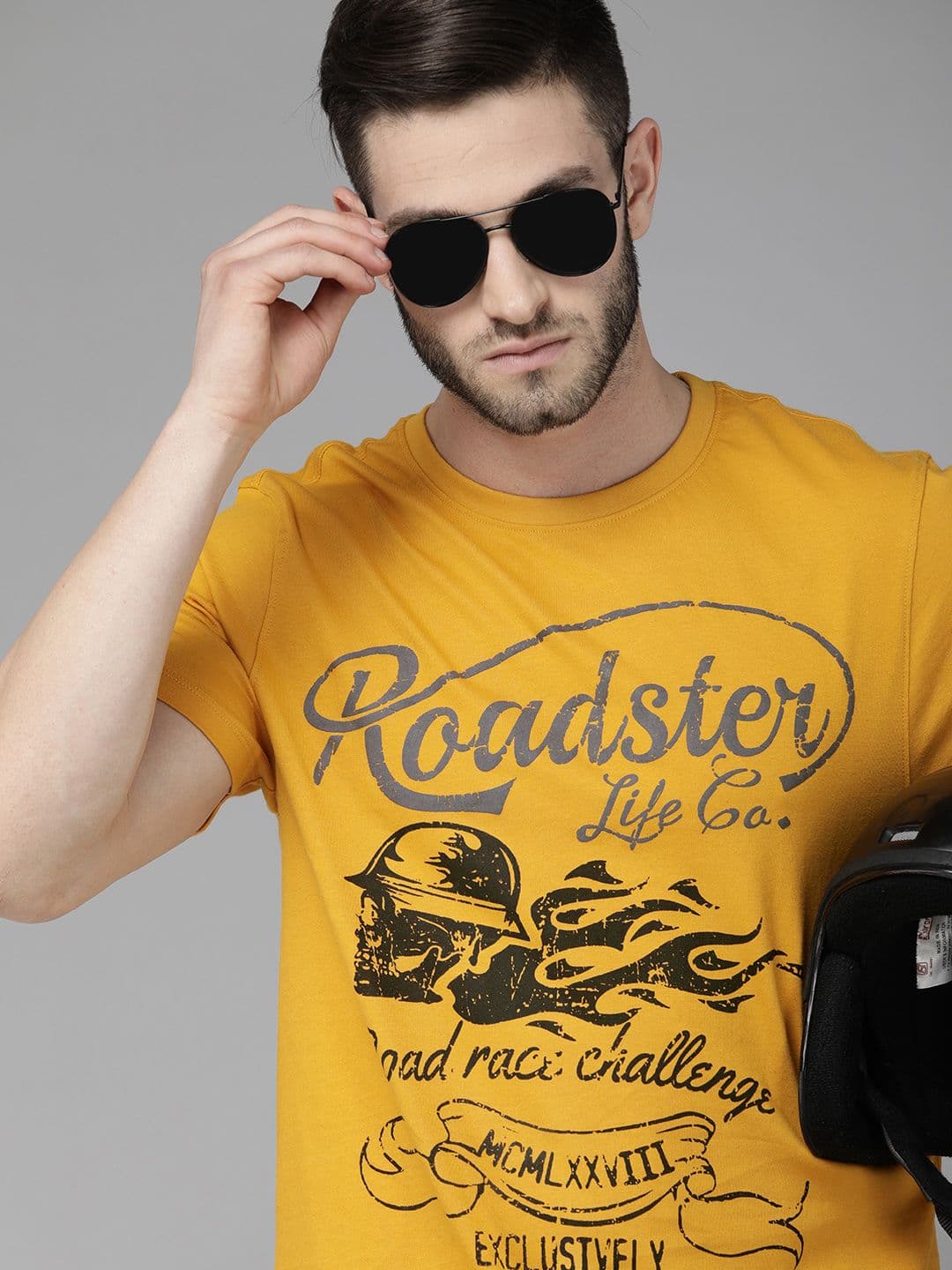 Roadster Mustard Yellow Printed Cotton Cotton T-shirt - view 1
