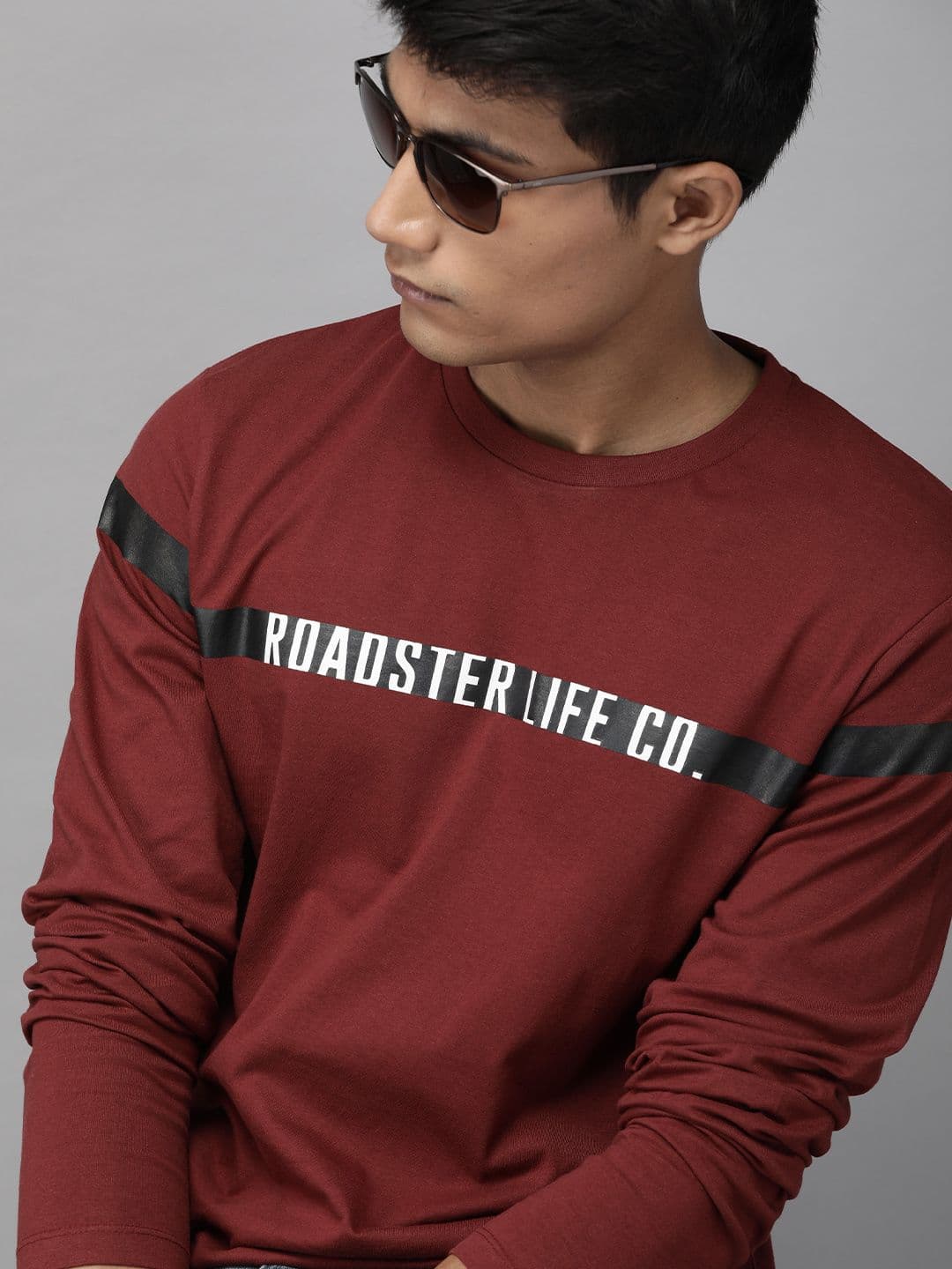 Roadster Men Maroon White Printed Cotton Round Neck Pure Cotton T-shirt - view 1