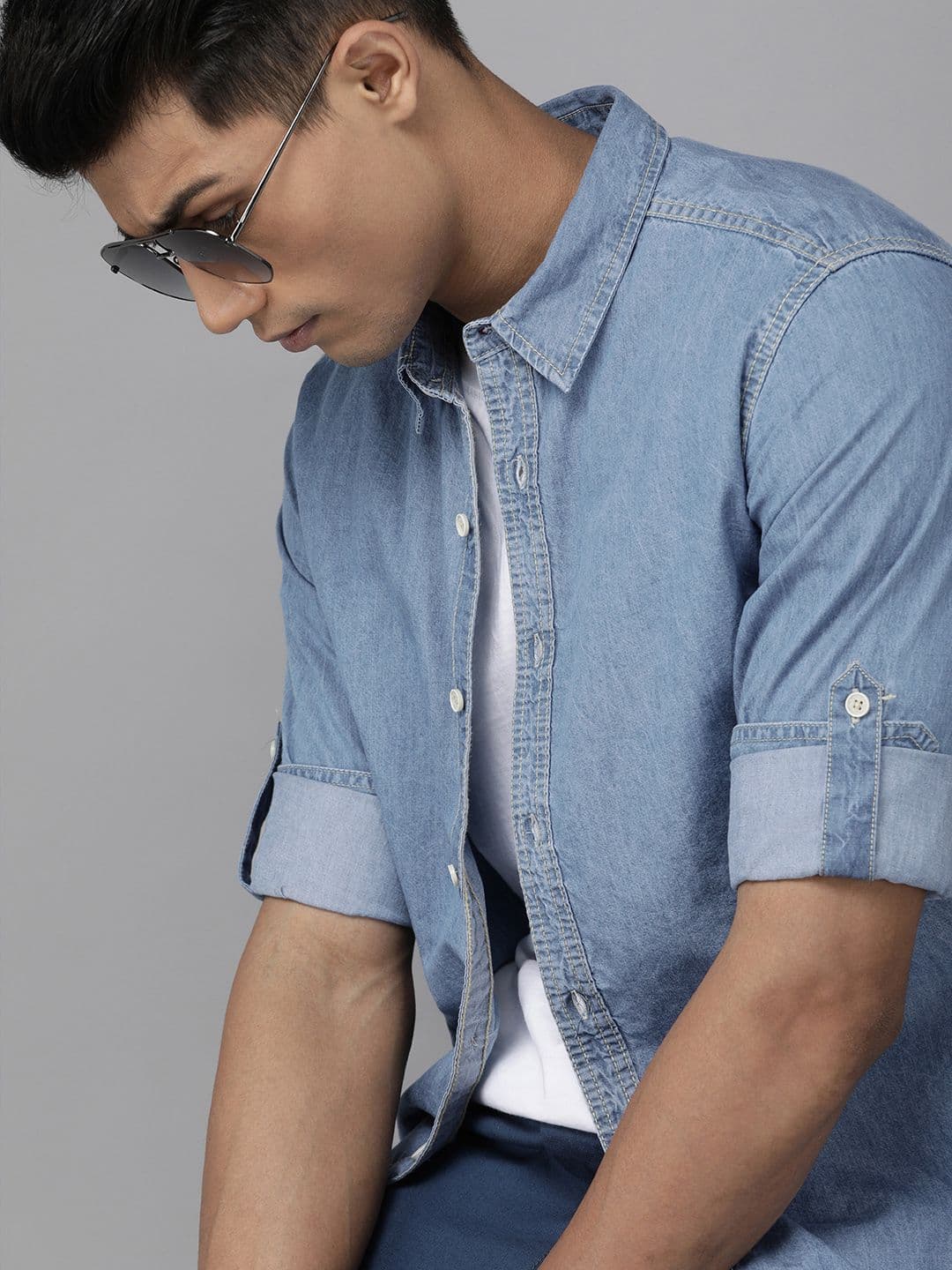 Roadster Men Blue Regular Fit Solid Casual Chambray Shirt - view 1