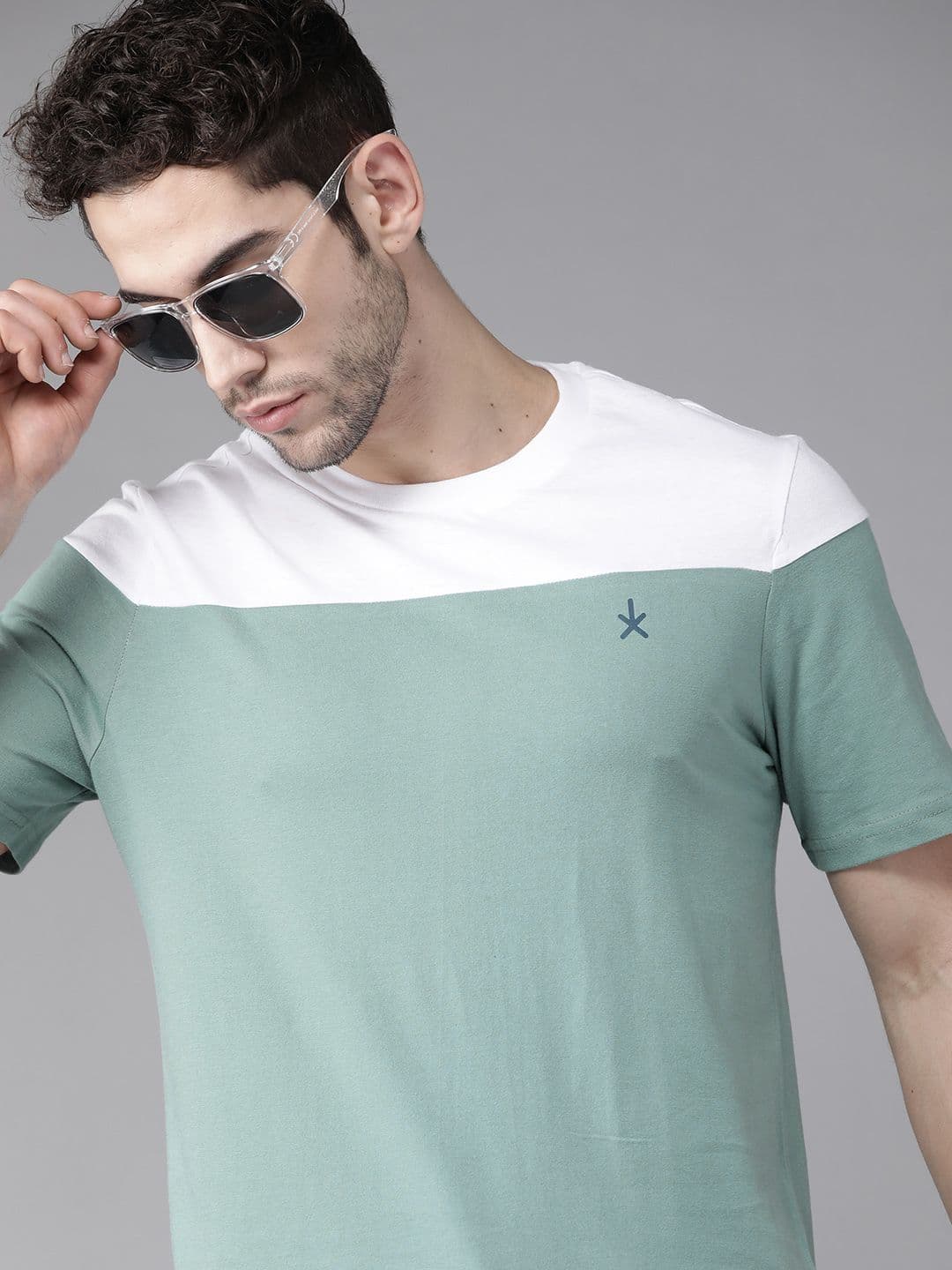 Roadster Men Green White Colourblocked Round Neck Pure Cotton T-shirt - view 1