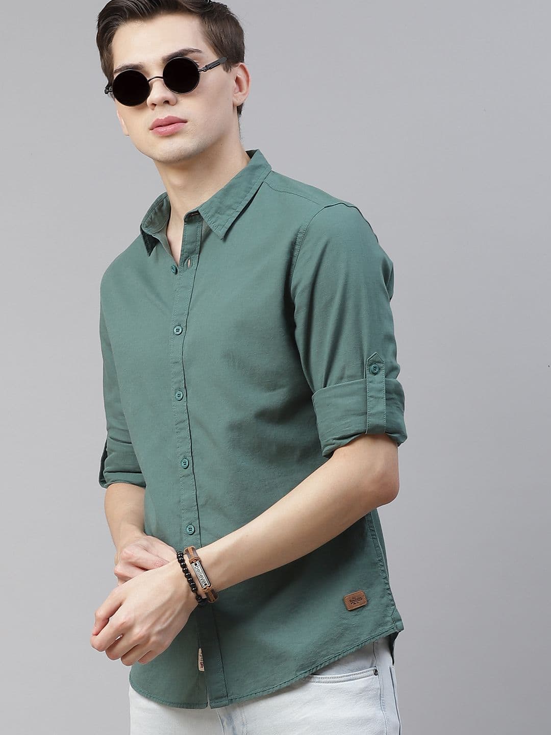 The Roadster Lifestyle Co Men Green Solid Pure Cotton Regular Fit Casual Shirt - view 1