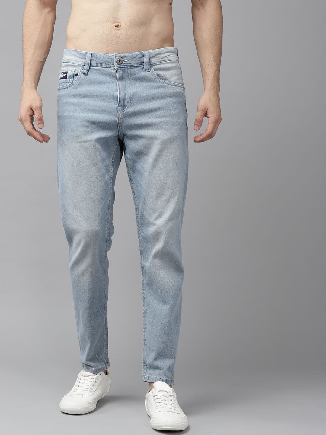 Roadster Men Blue Carrot Light Fade Stretchable Jeans - view 1