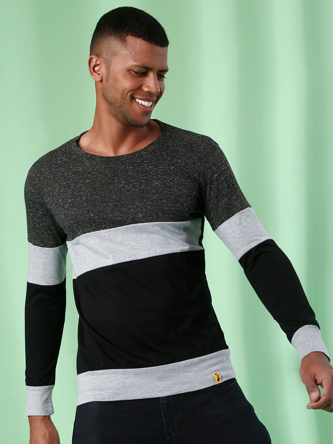 CAHOOT Men Charcoal Colourblocked Pockets Outdoor T-shirt - view 1