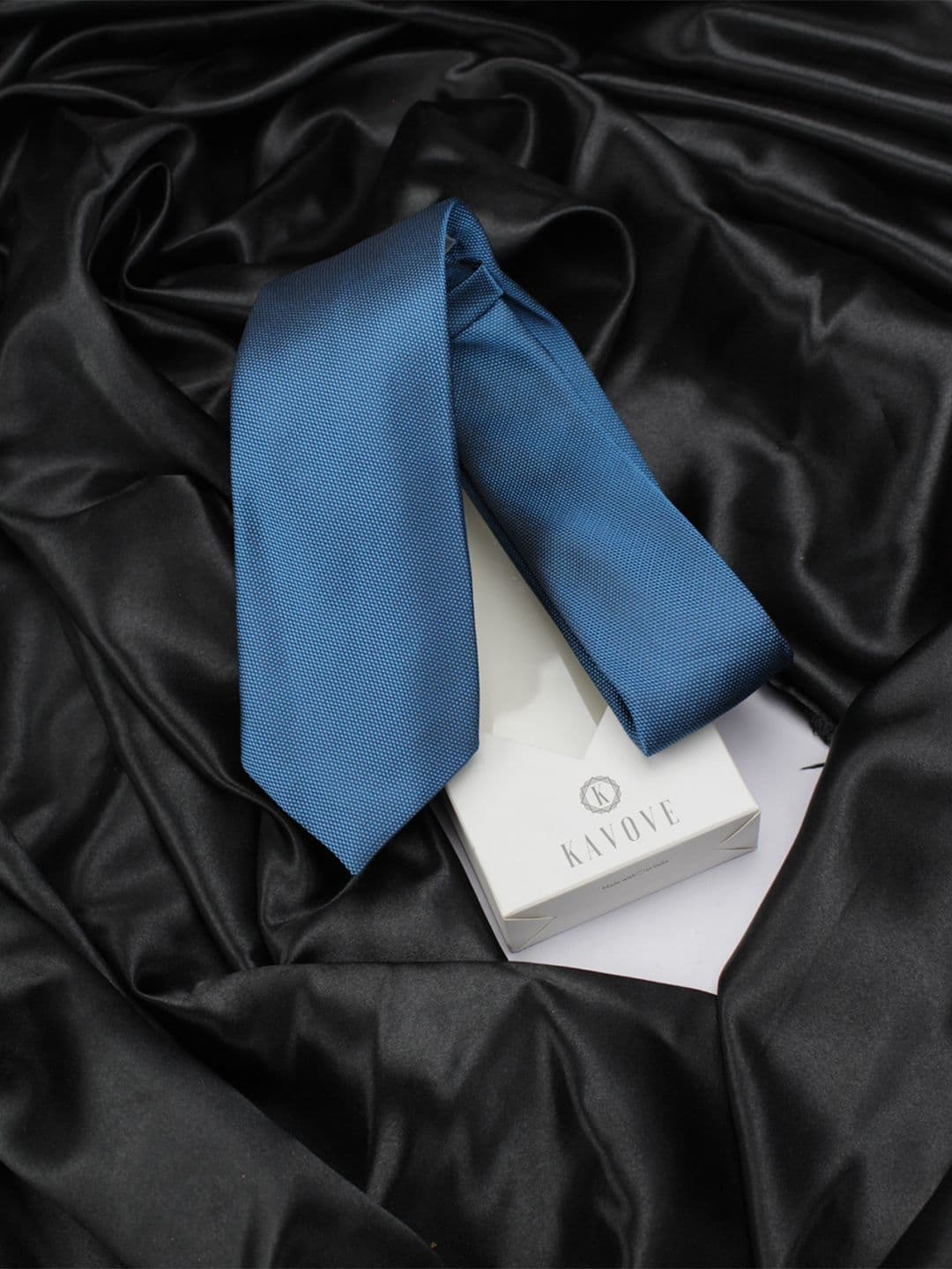 Kavove Men Blue Printed Broad Tie - view 1
