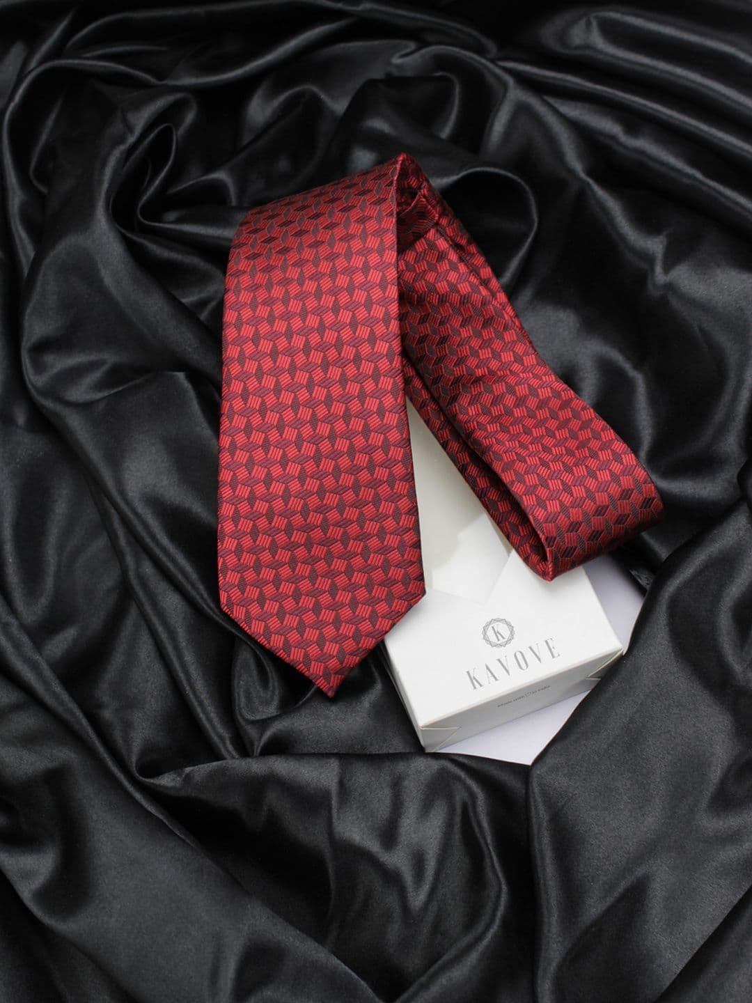 Kavove Men Red & Maroon The Abstractzoid Woven Design Broad Tie - view 1