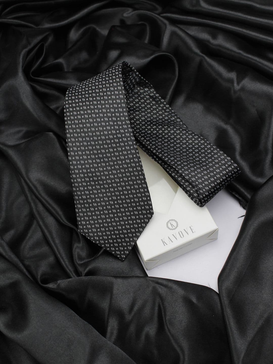 Kavove Men Black & Grey Woven Design Broad Tie - view 1