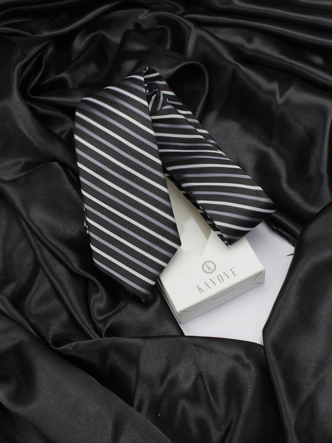 Kavove Men Black & White Striped Broad Tie - view 1