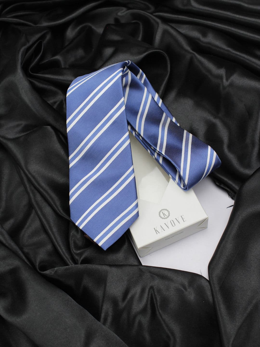 Kavove Men Blue & White Striped Broad Tie - view 1