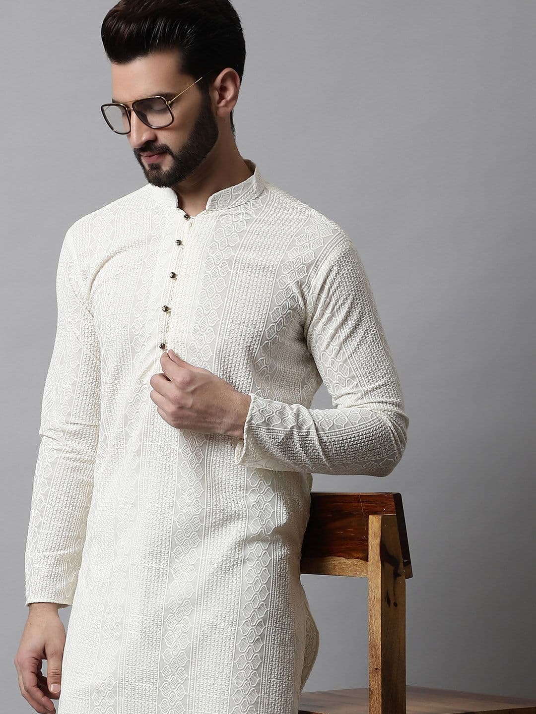 Jompers Men Cream-Coloured Ethnic Motifs Embroidered Cotton Kurta - view 1