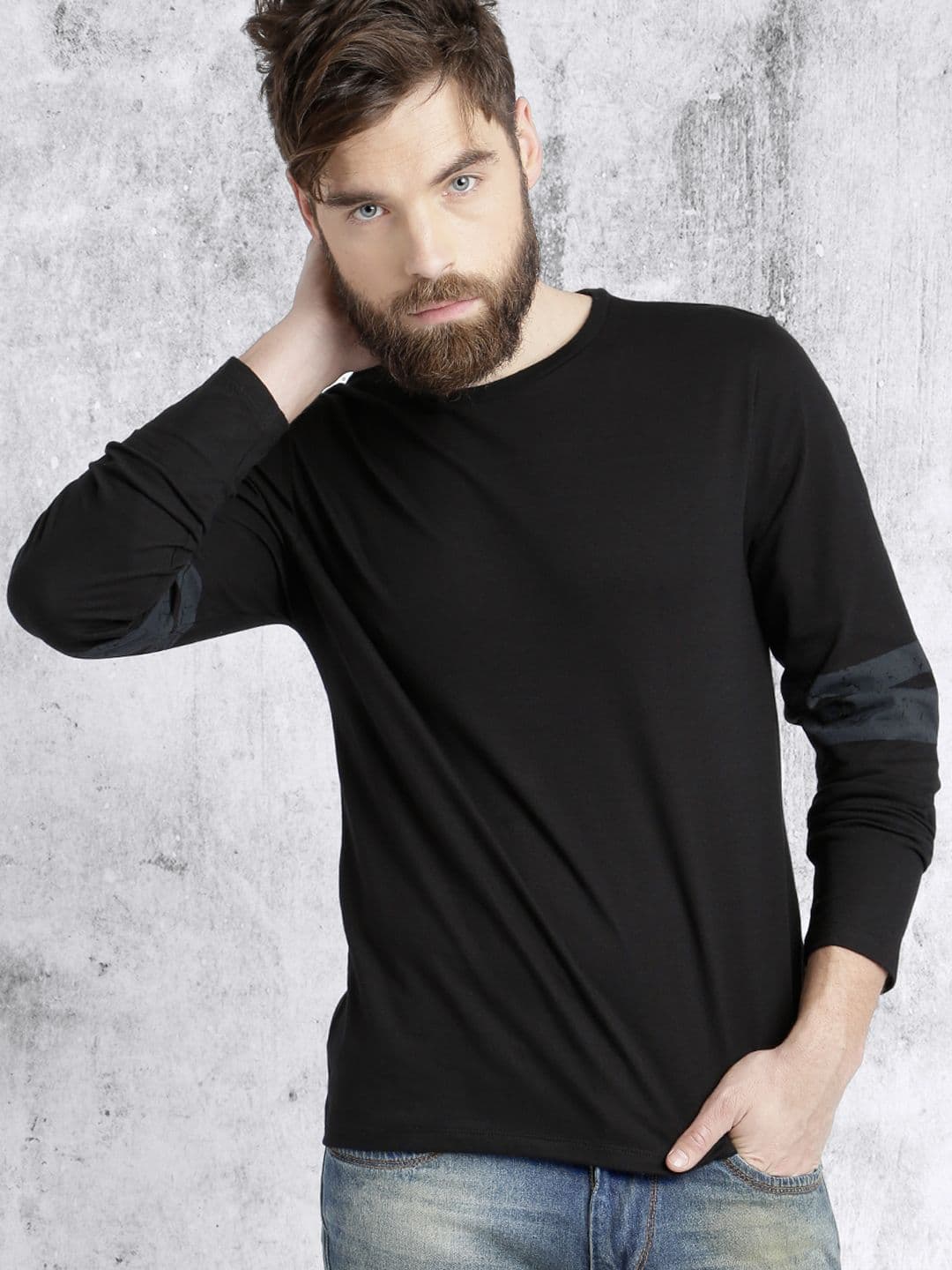 Roadster Men Black Solid T-shirt - view 1