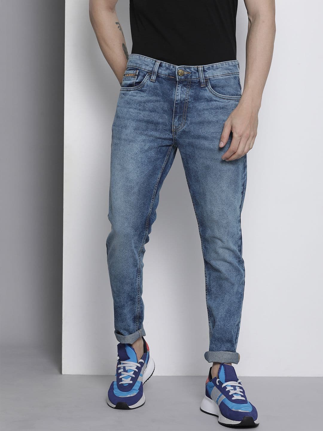 The Indian Garage Co Men Blue Slim Fit Light Fade Stretchable Jeans - view 1