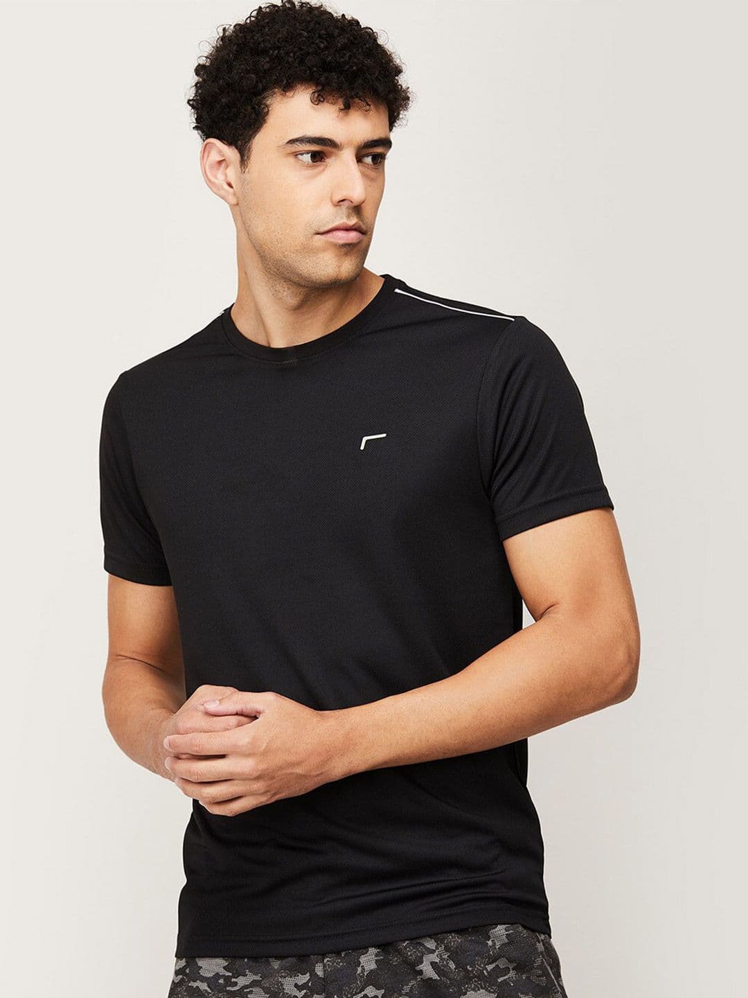 Fame Forever by Lifestyle Men Solid Sports T-shirt - view 1