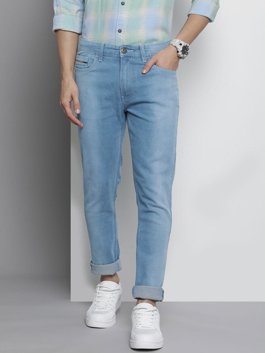 The Indian Garage Co Men Blue Light Fade Cropped Stretchable Jeans - view 1
