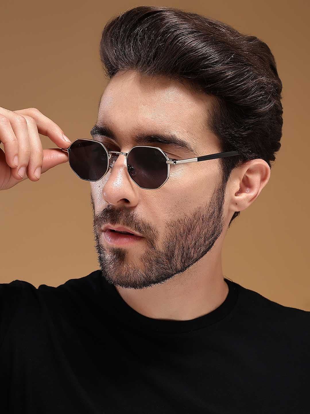 Voyage X fwd Unisex Black Lens & Silver-Toned Round Sunglasses with UV Protected Lens - view 1