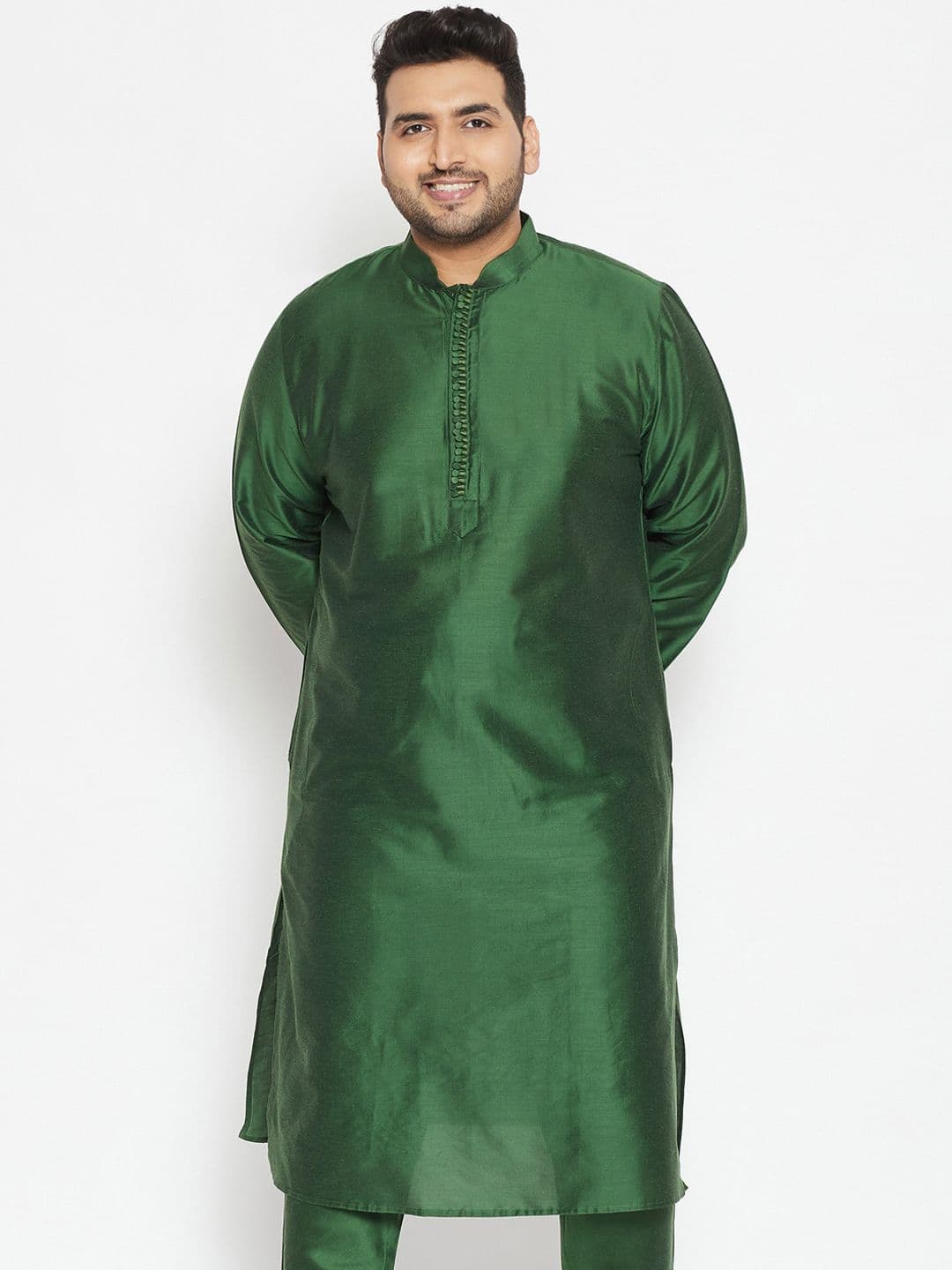 VASTRAMAY Plus Size Men Green Solid Kurta - view 1