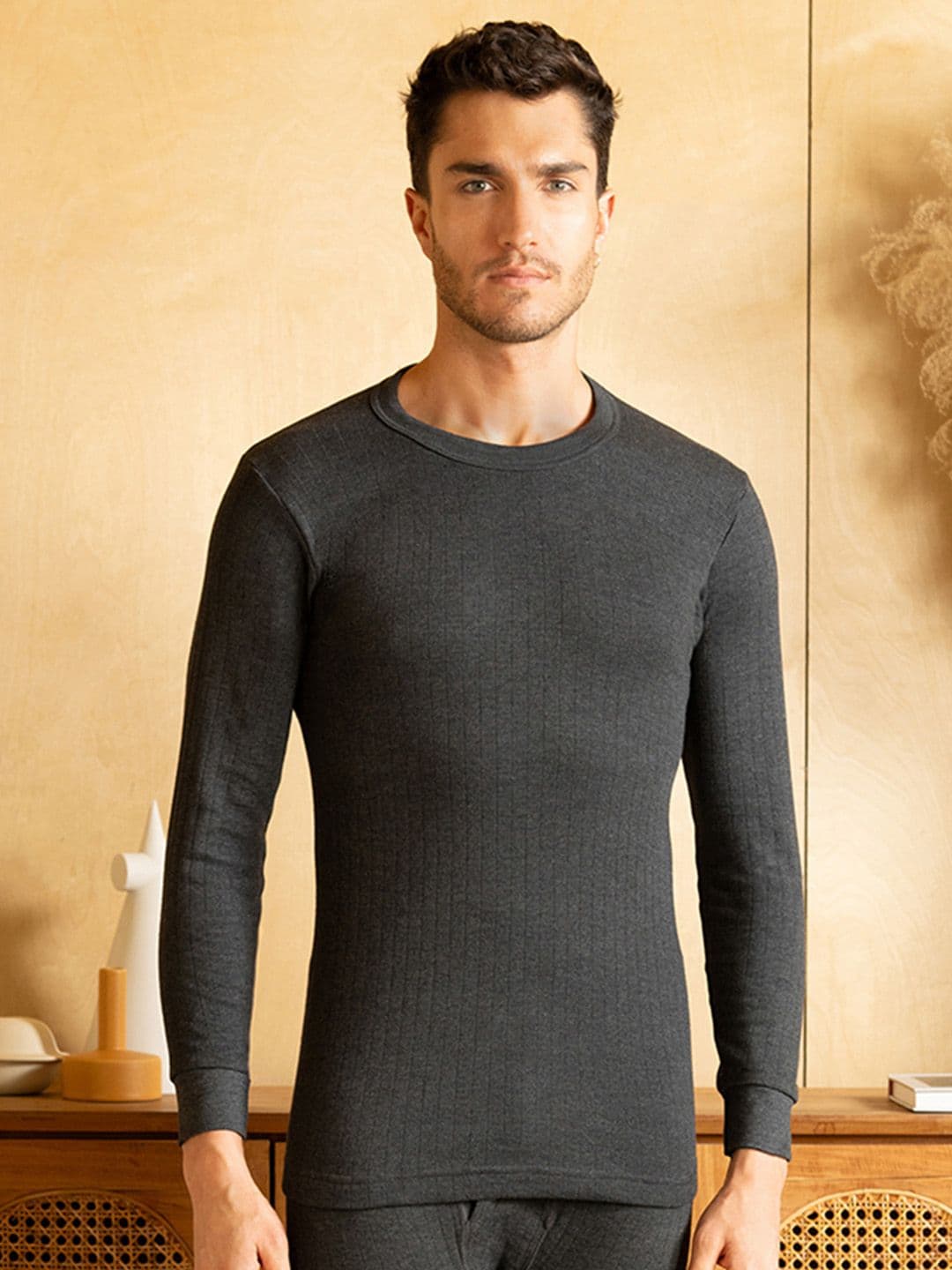 LUX PARKER Men Black Solid Thermal Top - view 1