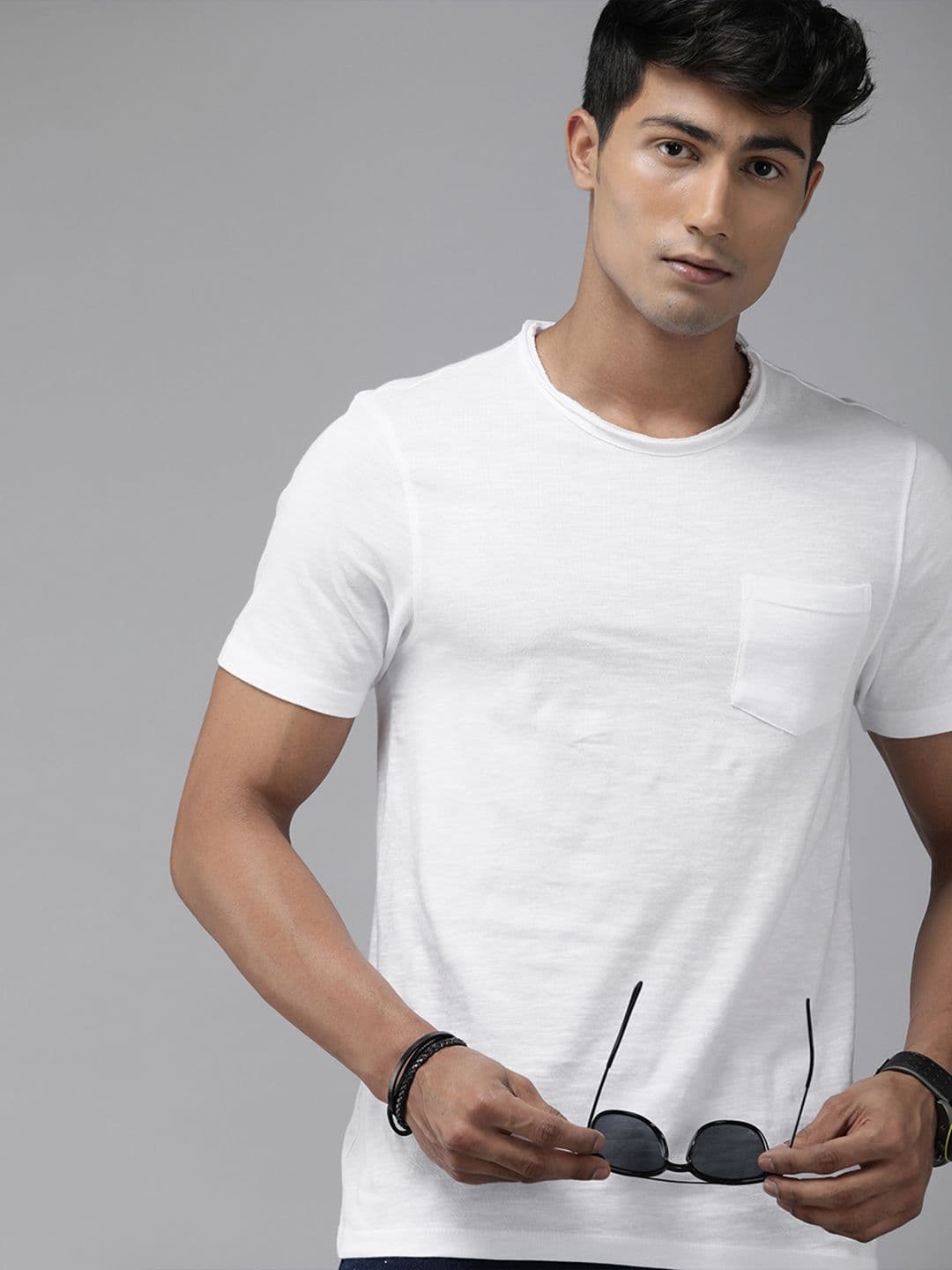 Roadster Men White Solid Slub Effect Raw Edge Round Neck Pure Cotton T-shirt - view 1