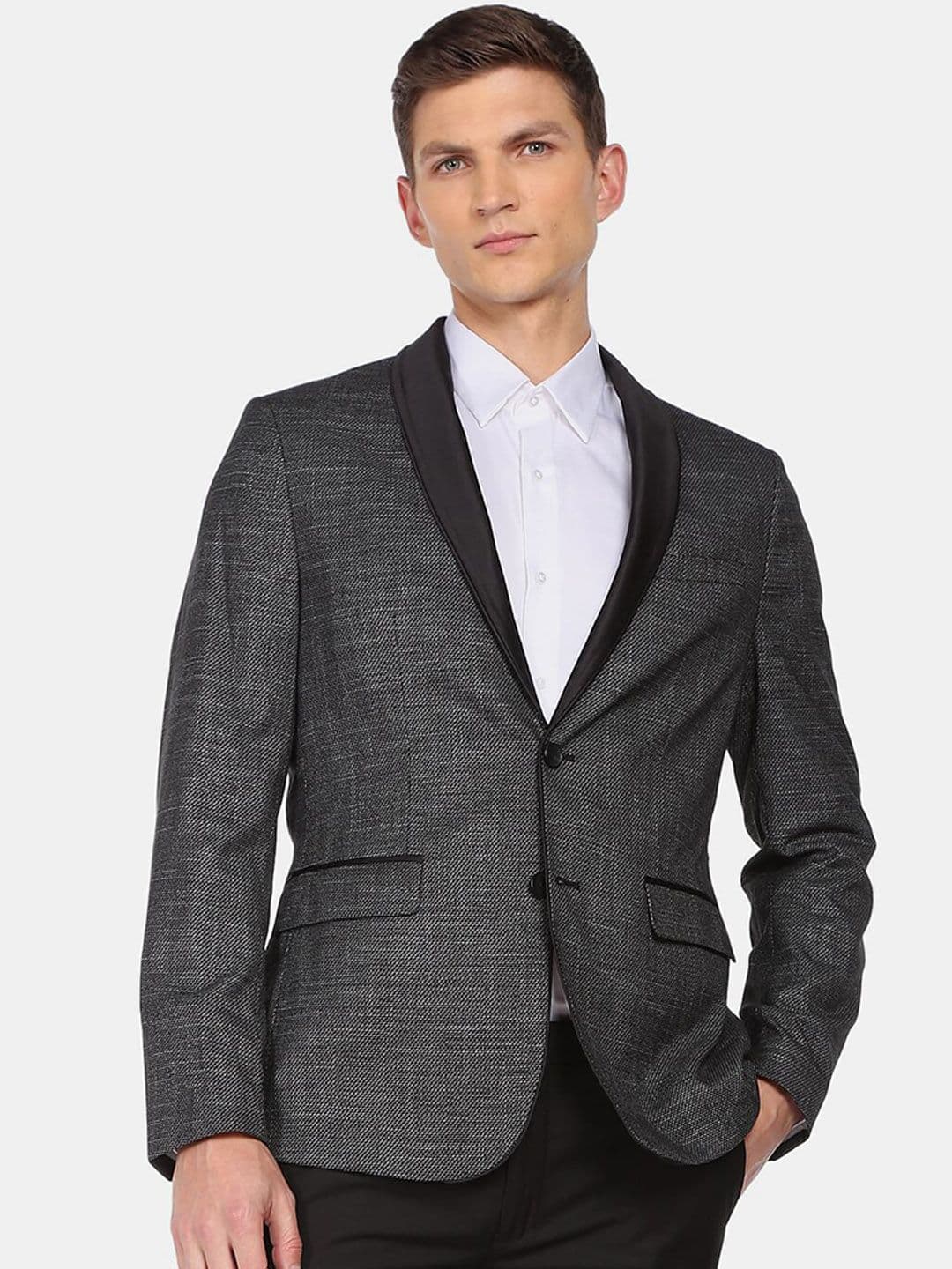 Arrow Men Black Solid Single Breasted 2-Piece Suits - view 1
