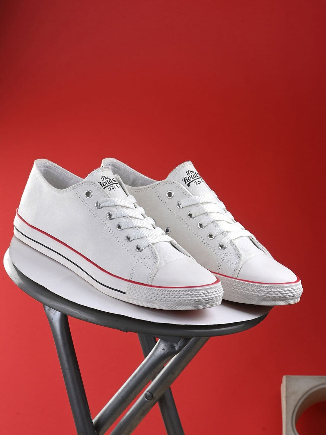 Roadster Men White Solid Casual Canvas Sneakers - view 1