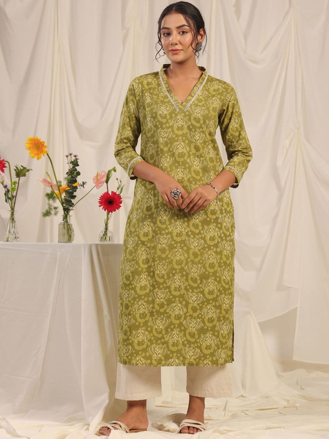 anayna Women Floral Printed Thread Work Kurta - view 1