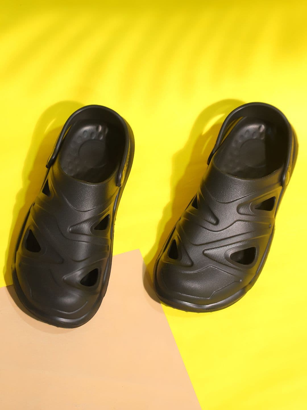 TAG 7 Men Rubber Casual Clogs - view 1