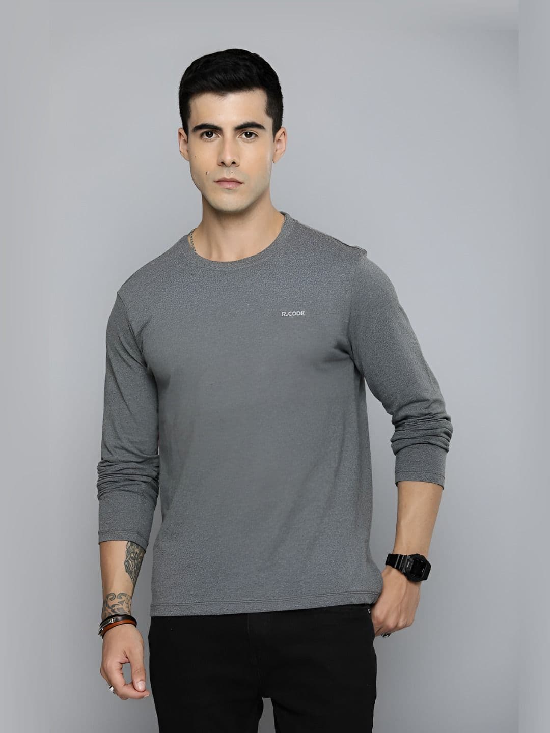 R.Code by The Roadster Life Co. R.Code by The Roadster Lifestyle Co. Men Solid Round Neck Cotton T-shirt - view 1