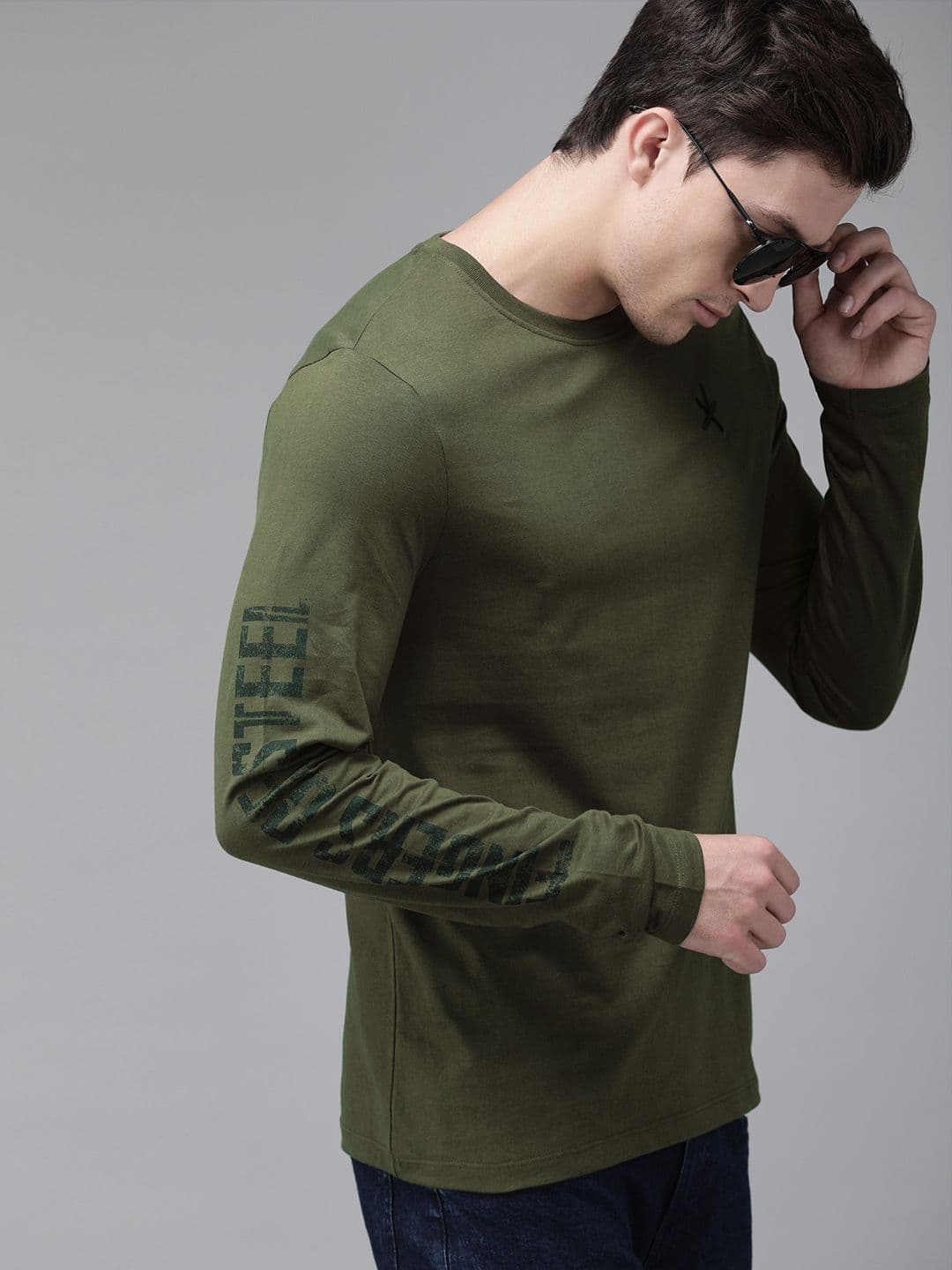 The Roadster Lifestyle Co Men Olive Green Solid Round Neck Pure Cotton T-shirt - view 1