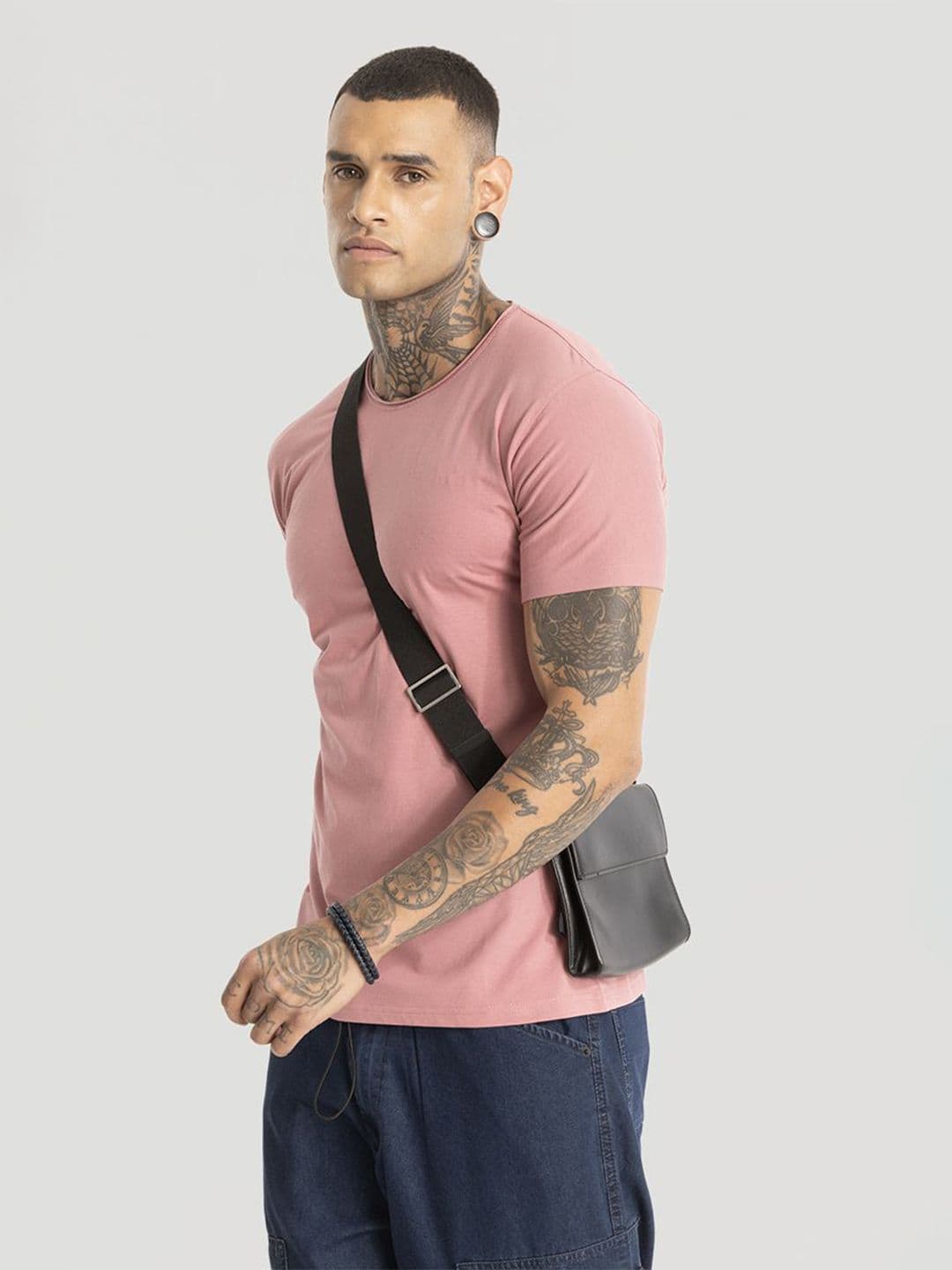 Snitch Men Solid Round Neck Cotton Slim Fit T-Shirt - view 1