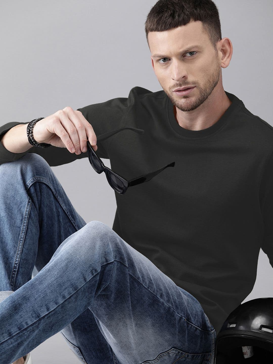 The Roadster Lifestyle Co Men Black Solid Round Neck Pure Cotton T-shirt - view 1