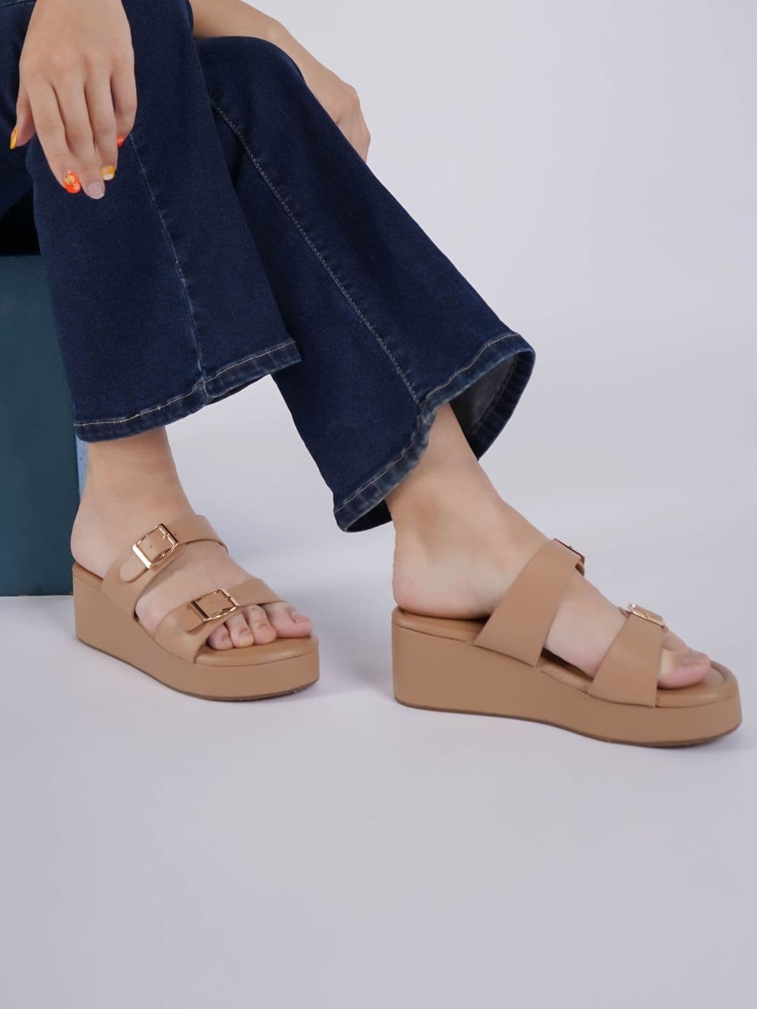 Shezone Buckle Design Wedges Sandals - view 1