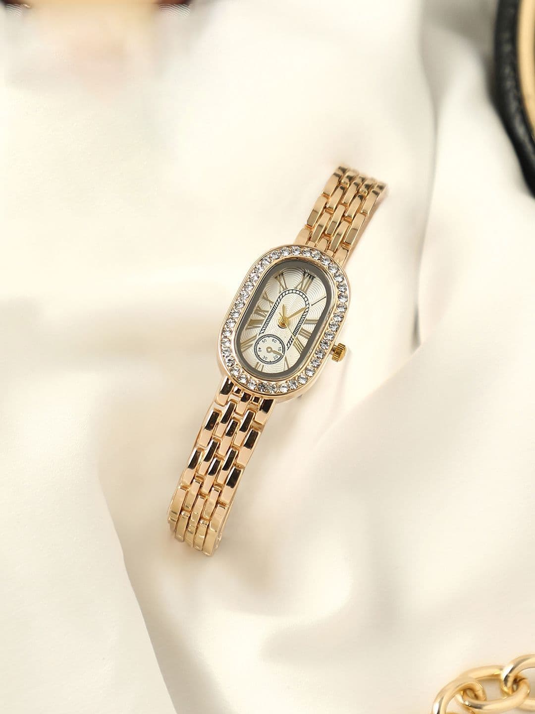 HAUTE SAUCE Women Embellished Dial & Stainless Steel Bracelet Style Straps Analogue Watch - view 1