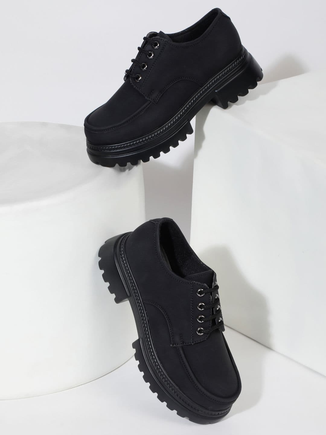VALIOSAA Women Heeled Round Toe Derbys - view 1