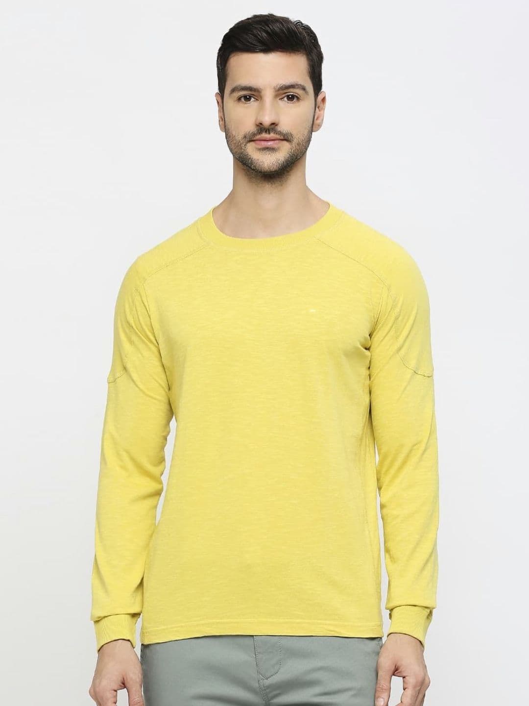 Basics Men Solid Round Neck Cotton Slim Fit T-shirt - view 1