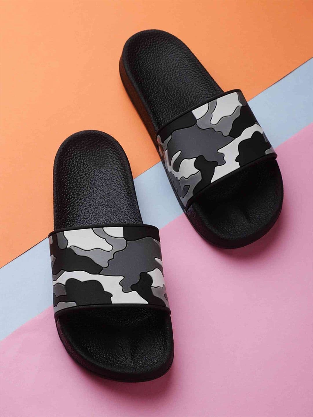 KAPYANSH Men Printed Rubber Sliders - view 1