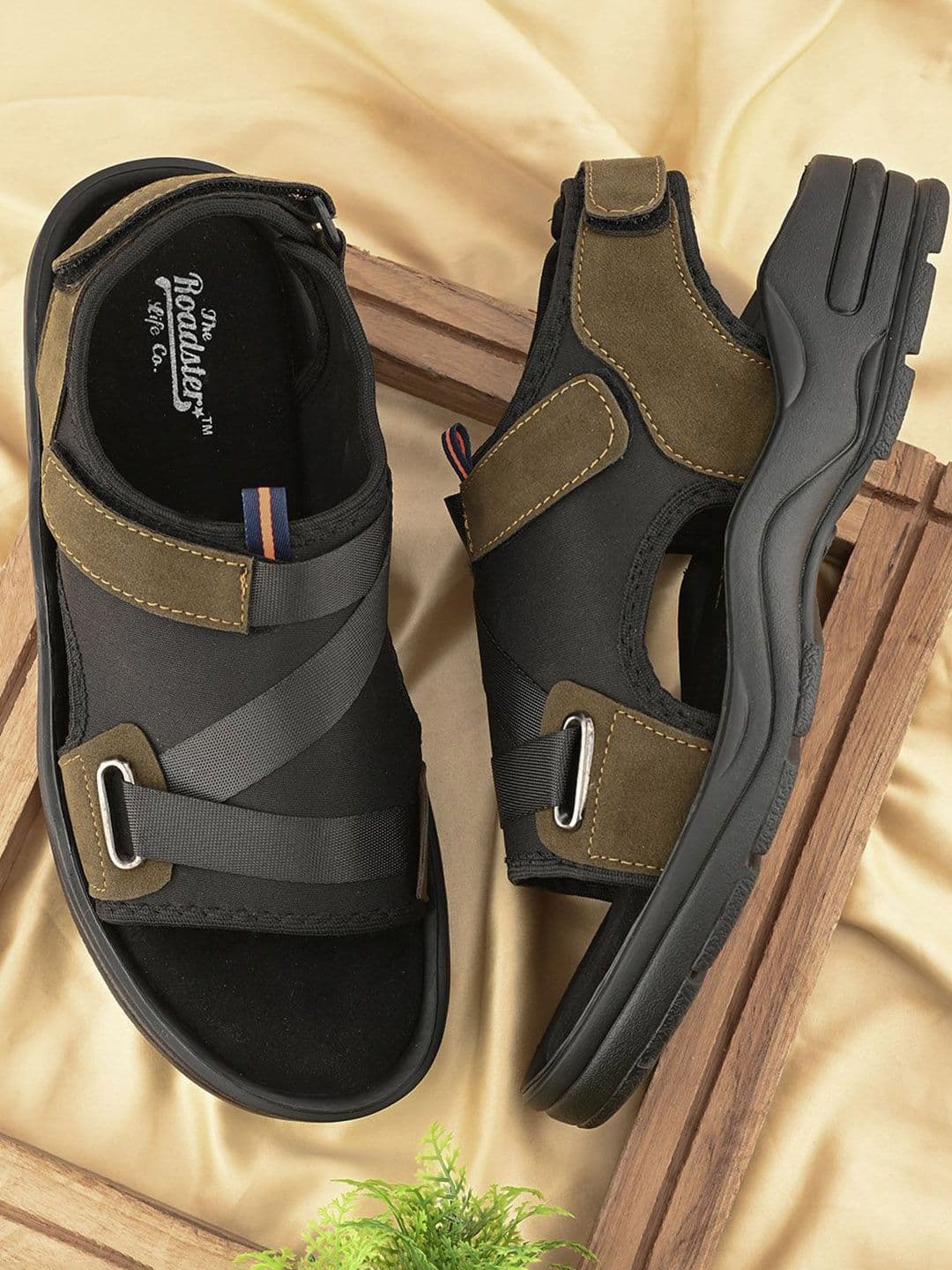 The Roadster Lifestyle Co Men Sports Sandals - view 1