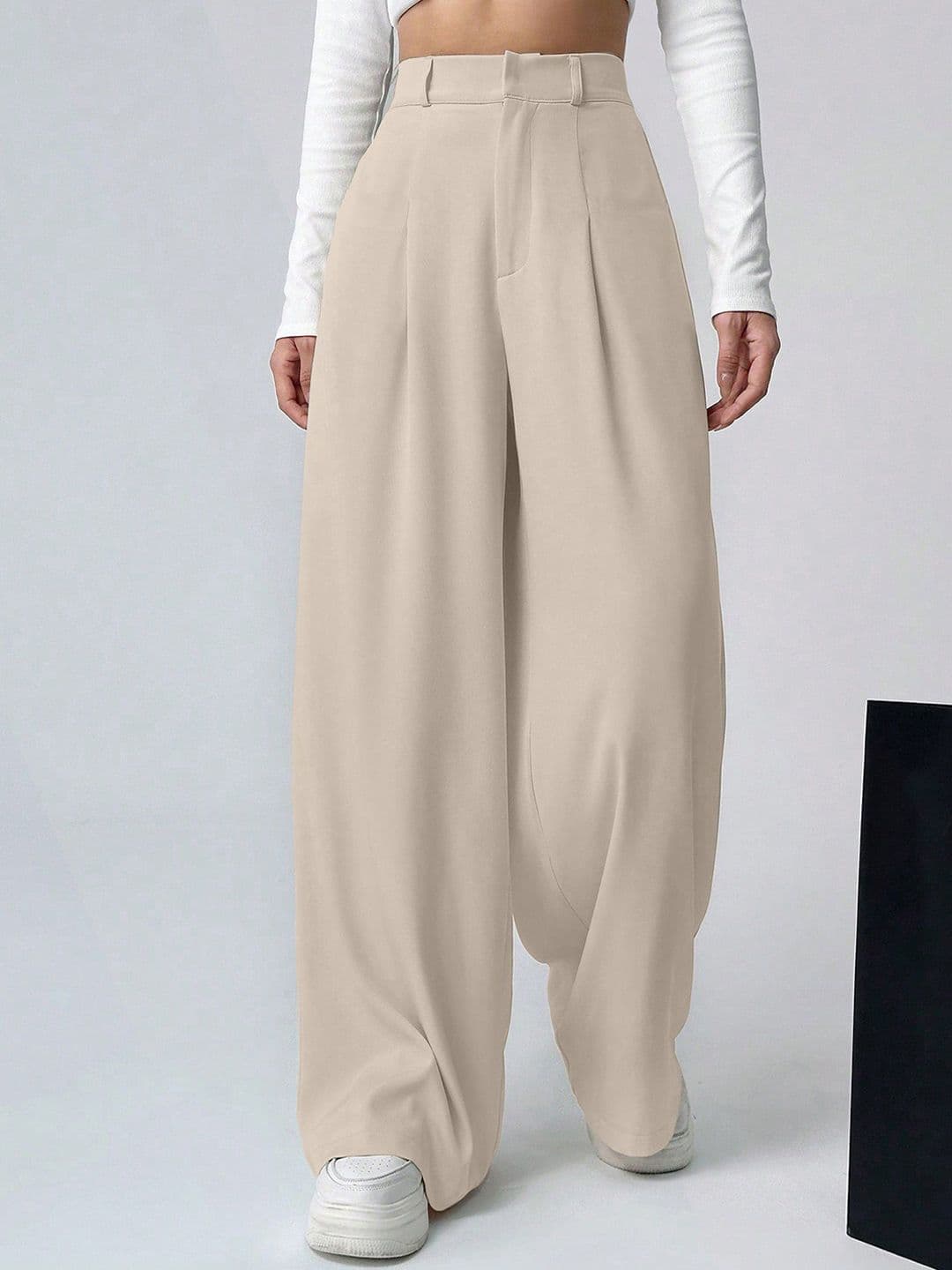 AAHWAN Women Relaxed Loose Fit High-Rise Pleated Trousers - view 1