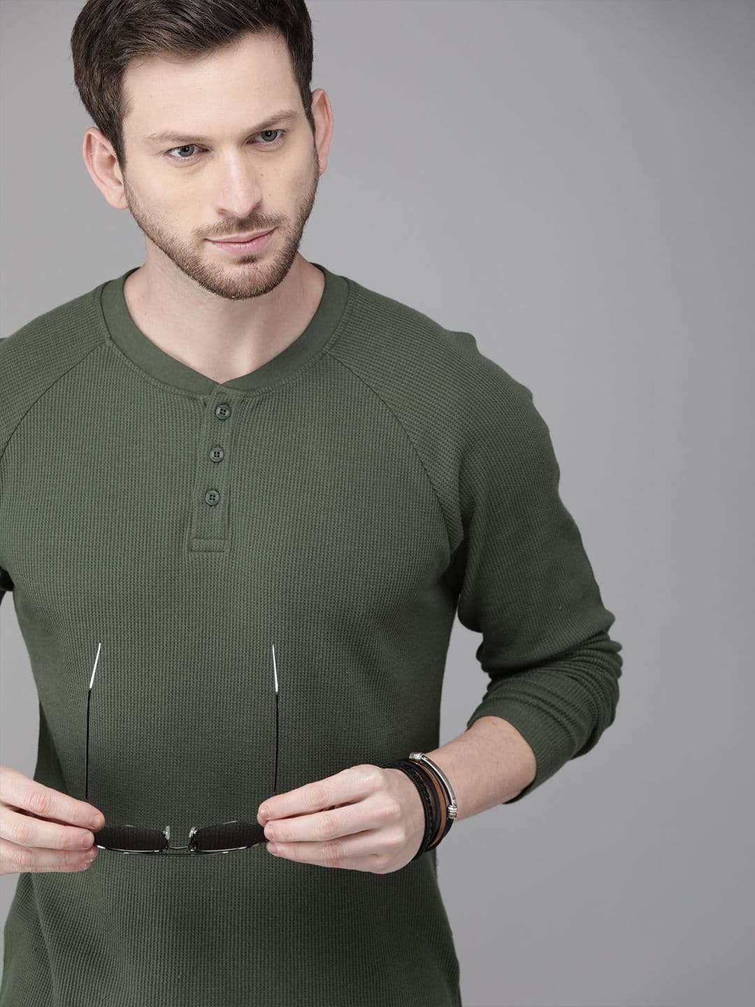 Roadster Men Olive Green Solid Henley Neck Pure Cotton T-shirt - view 1