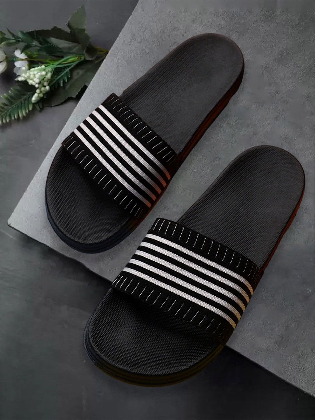 KAPYANSH Men Printed Sliders - view 1