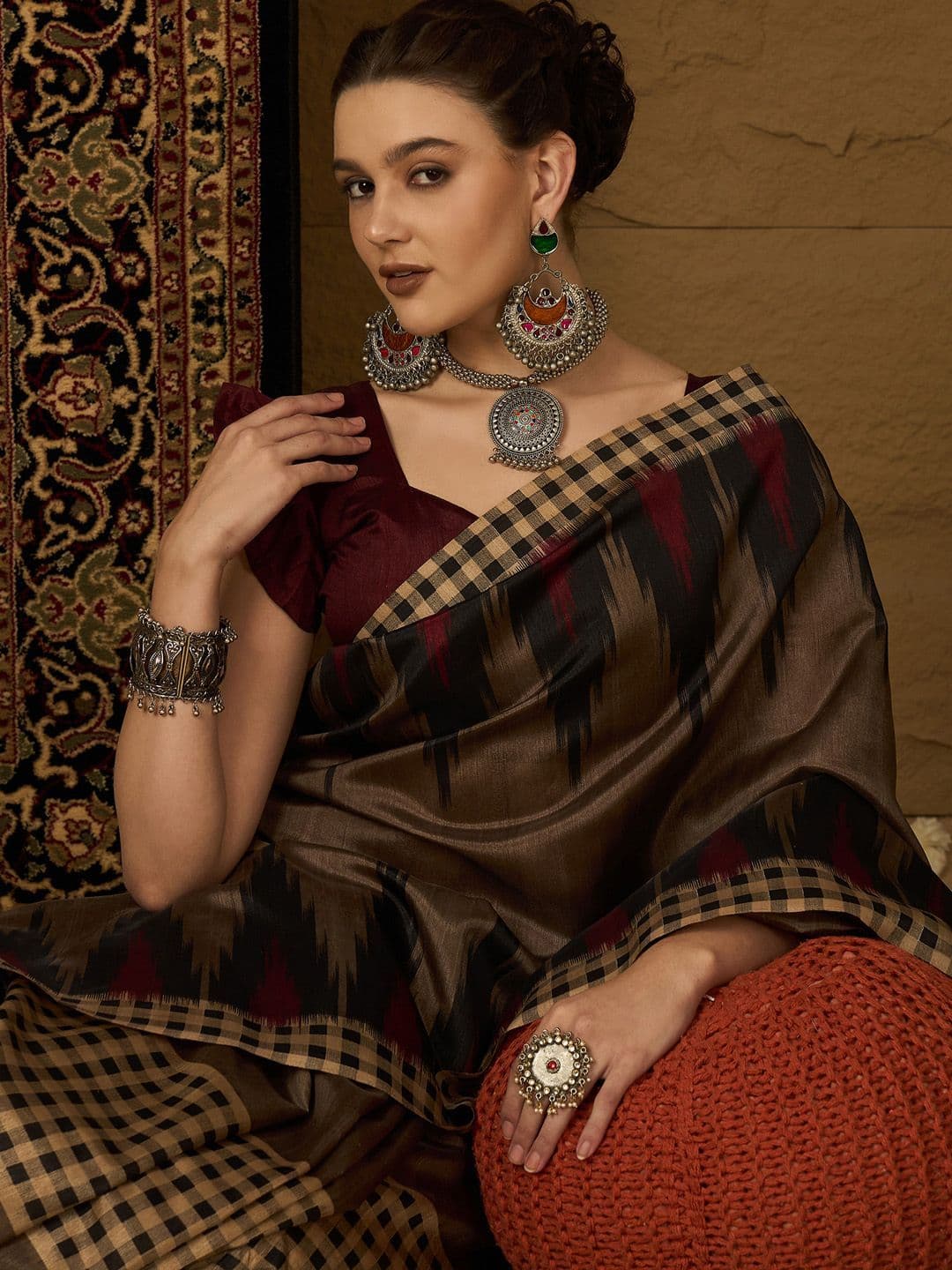 Saree mall Checked Silk Blend Ikat Sarees - view 1