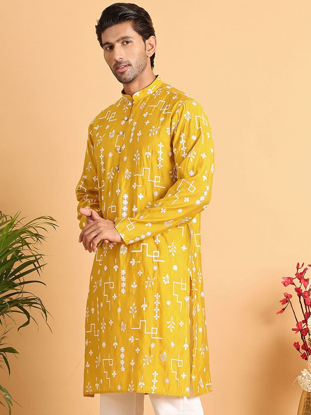 Jompers Men Floral Embroidered Sequinned Kurta - view 1