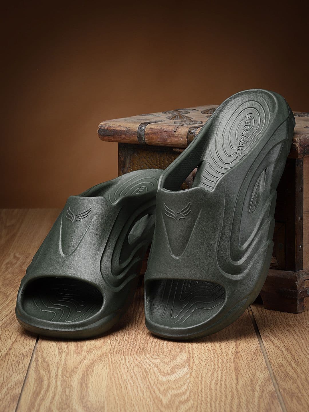 Bersache Men Classic Ultra Soft Technology Regular Sliders - view 1