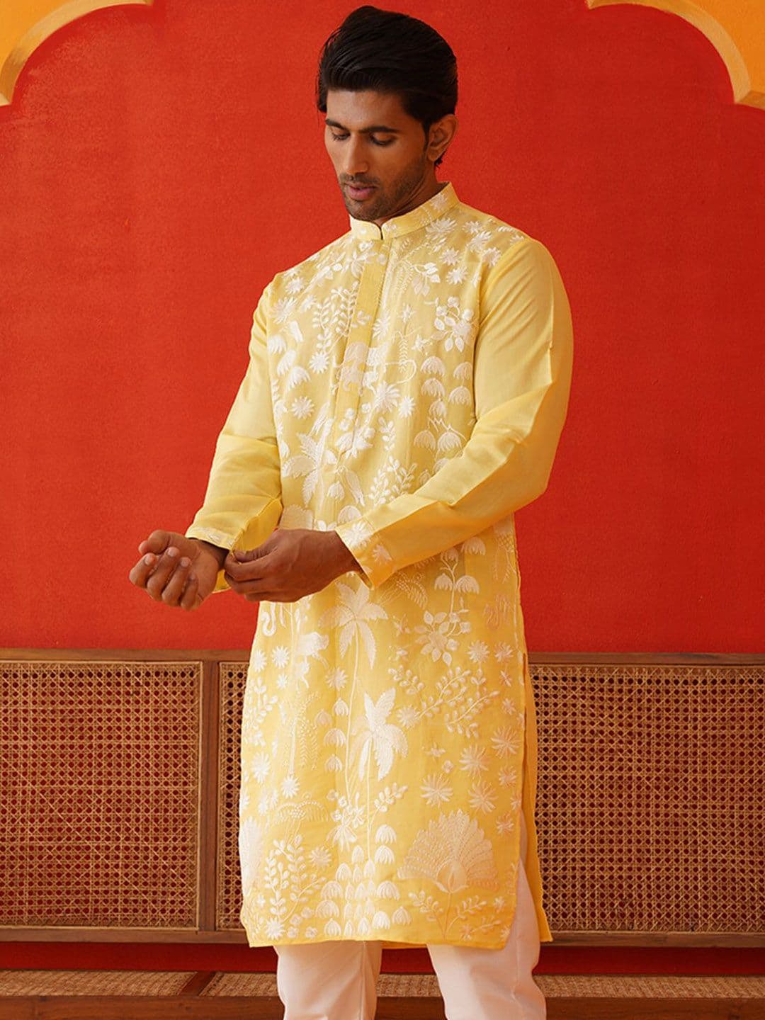 Jompers Men Floral Embroidered Chikankari Floral Kurta - view 1