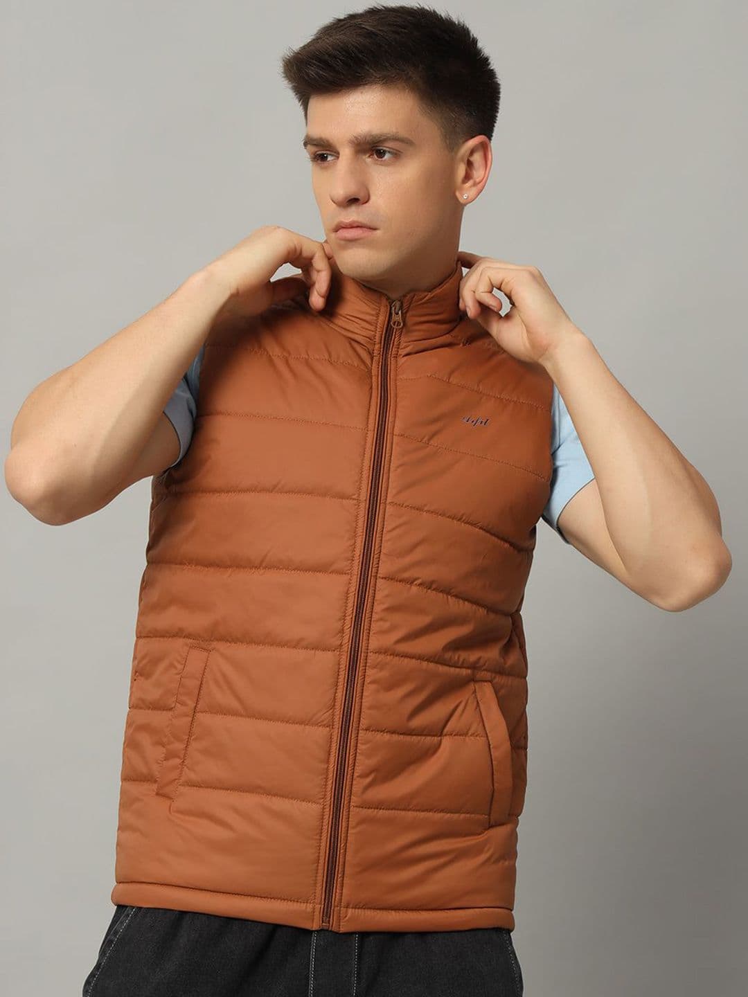 AR-FIT Men Lightweight Sleeveless Padded Jacket - view 1
